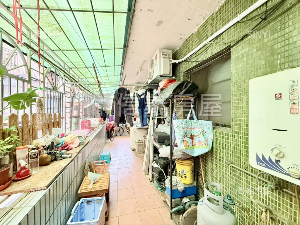 裕隆城邊間二樓機能大戶房屋室內格局與周邊環境