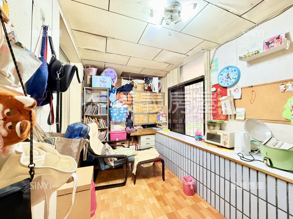 裕隆城邊間二樓機能大戶房屋室內格局與周邊環境