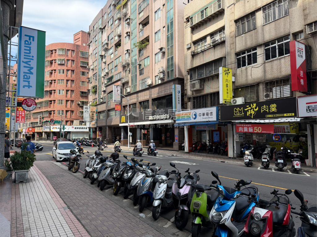 天運亨通大四房平面車位房屋室內格局與周邊環境