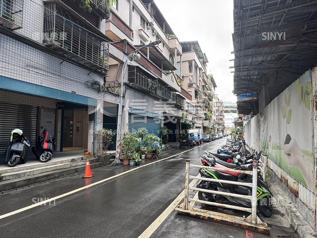 五工二路二樓住家房屋室內格局與周邊環境