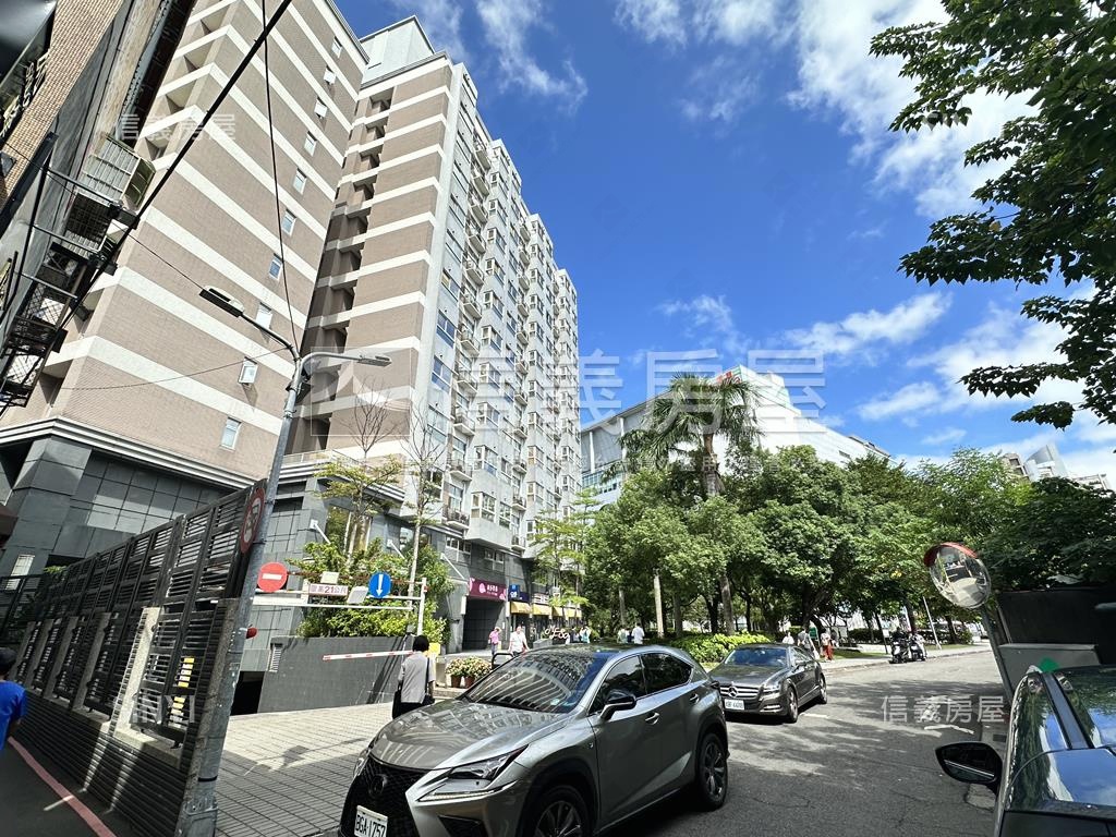 芝山站精品傳家店面房屋室內格局與周邊環境