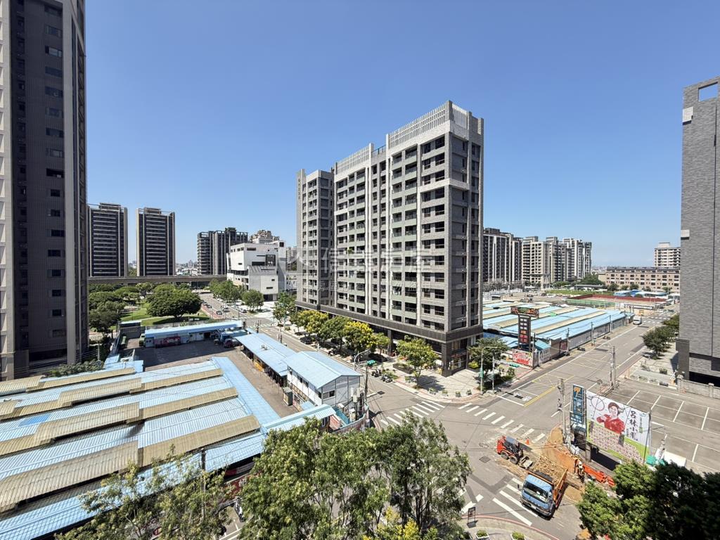 品森活大三房車位房屋室內格局與周邊環境