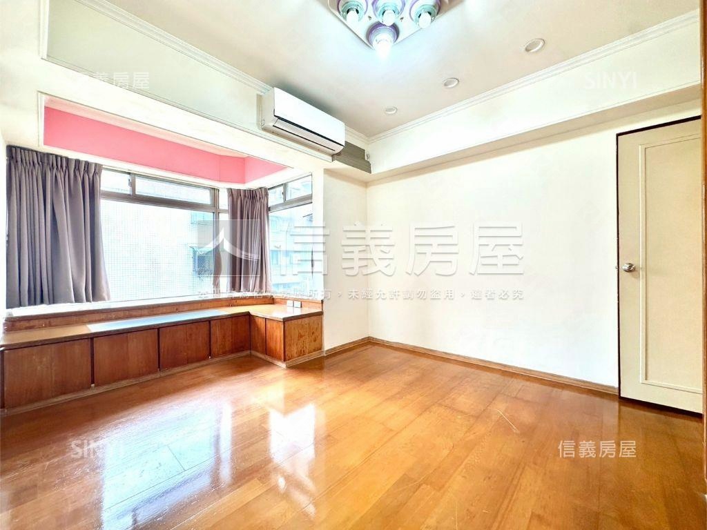 陽光沐浴。稀有東巴２房房屋室內格局與周邊環境