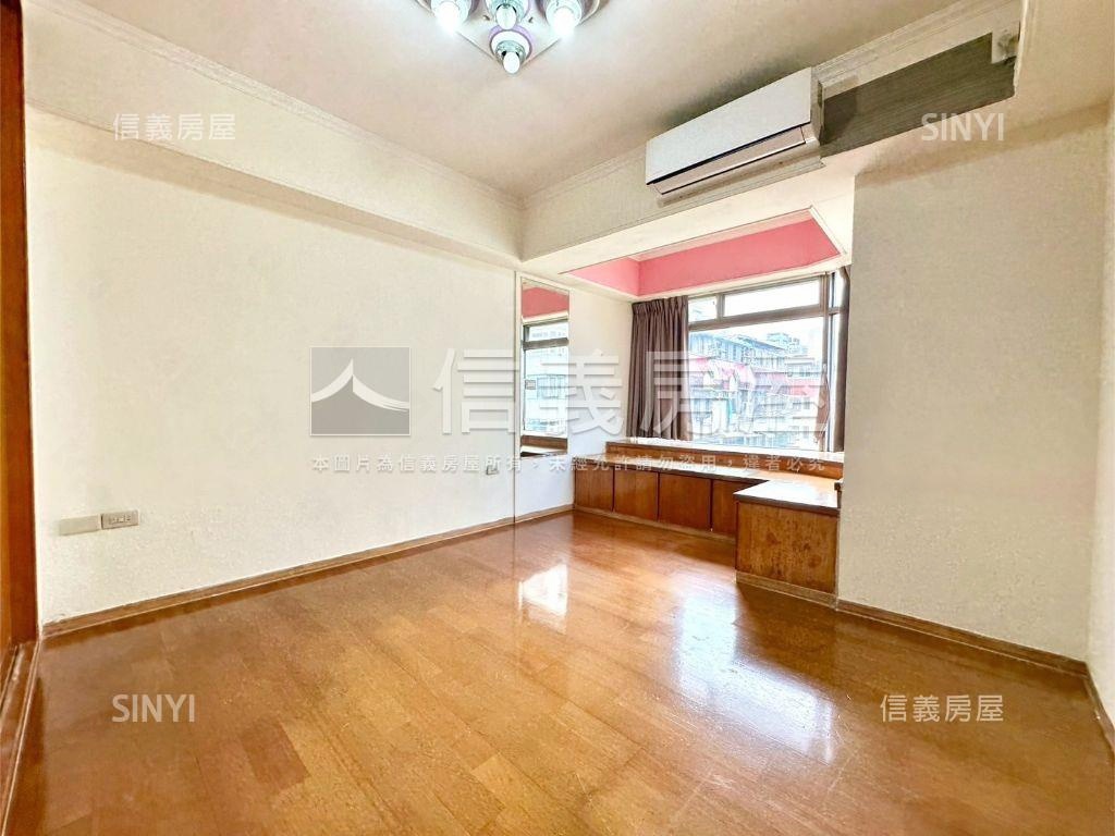 陽光沐浴。稀有東巴２房房屋室內格局與周邊環境