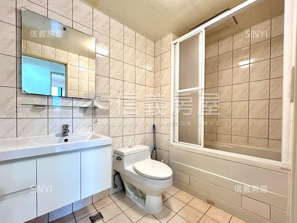 西華莎翁特區三房帶車位房屋室內格局與周邊環境