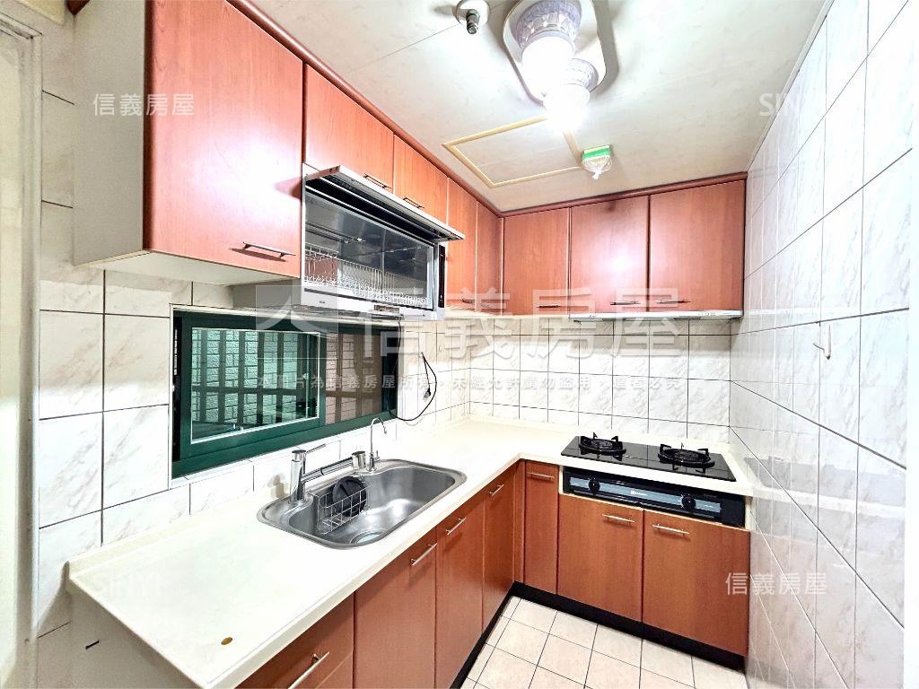 西華莎翁特區三房帶車位房屋室內格局與周邊環境