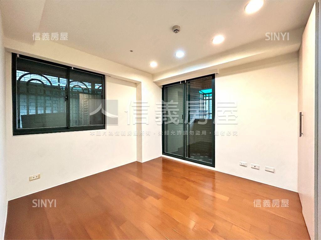 西華莎翁特區三房帶車位房屋室內格局與周邊環境