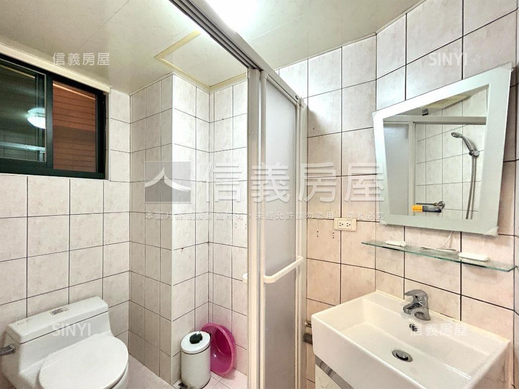 西華莎翁特區三房帶車位房屋室內格局與周邊環境