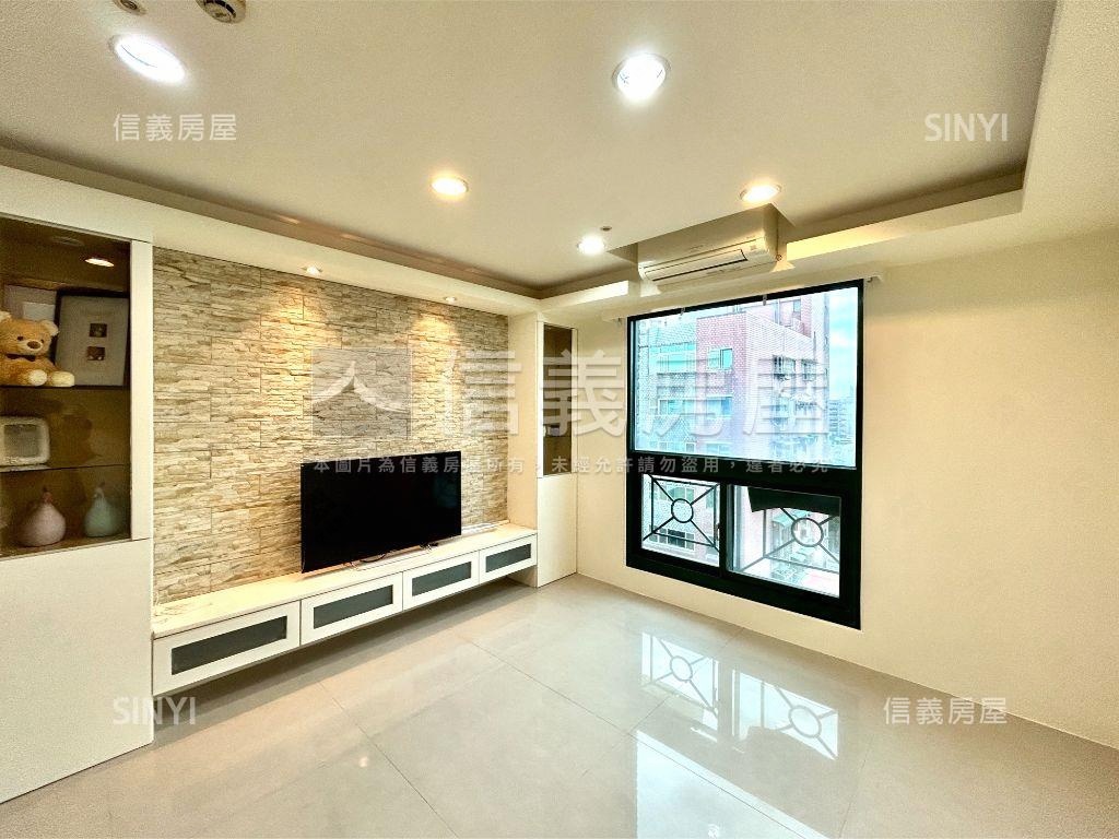 西華莎翁特區三房帶車位房屋室內格局與周邊環境