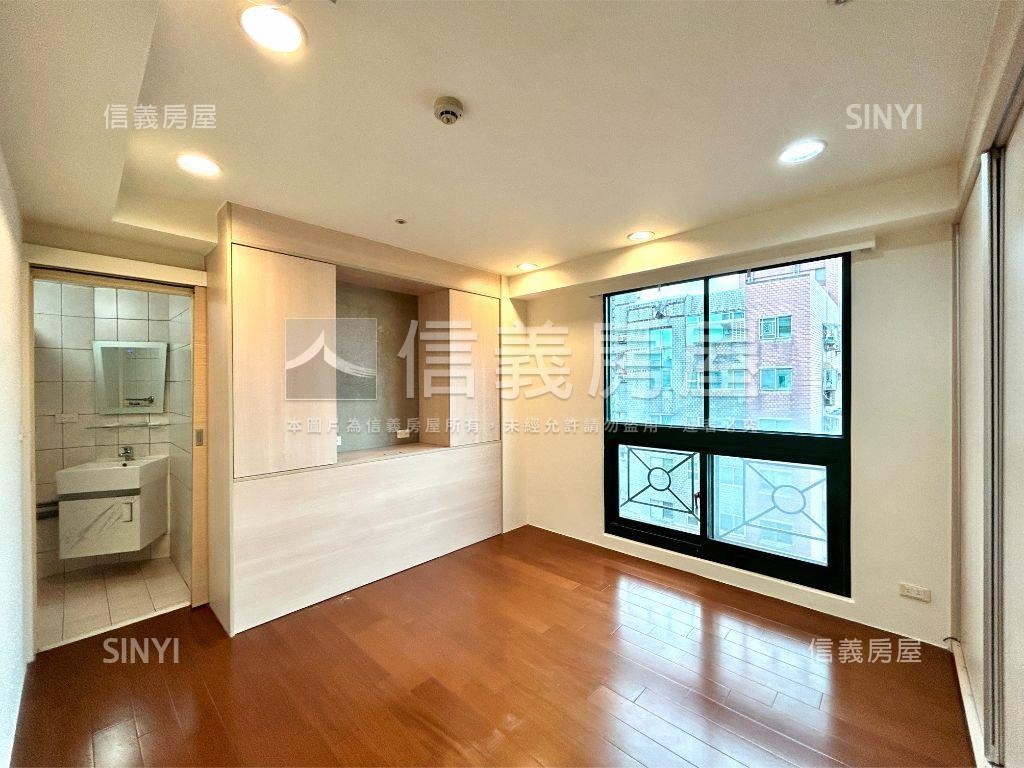 西華莎翁特區三房帶車位房屋室內格局與周邊環境