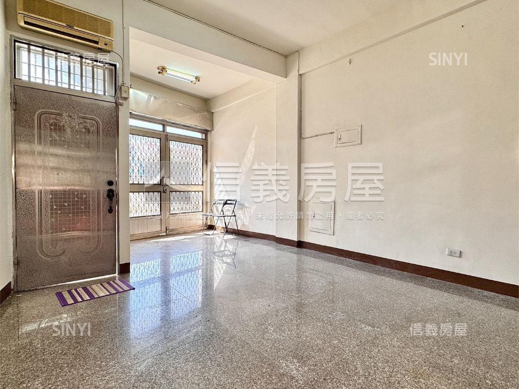 面校園首排捷運邊間美透天房屋室內格局與周邊環境