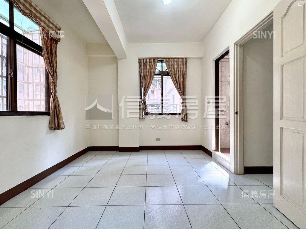 面校園首排捷運邊間美透天房屋室內格局與周邊環境