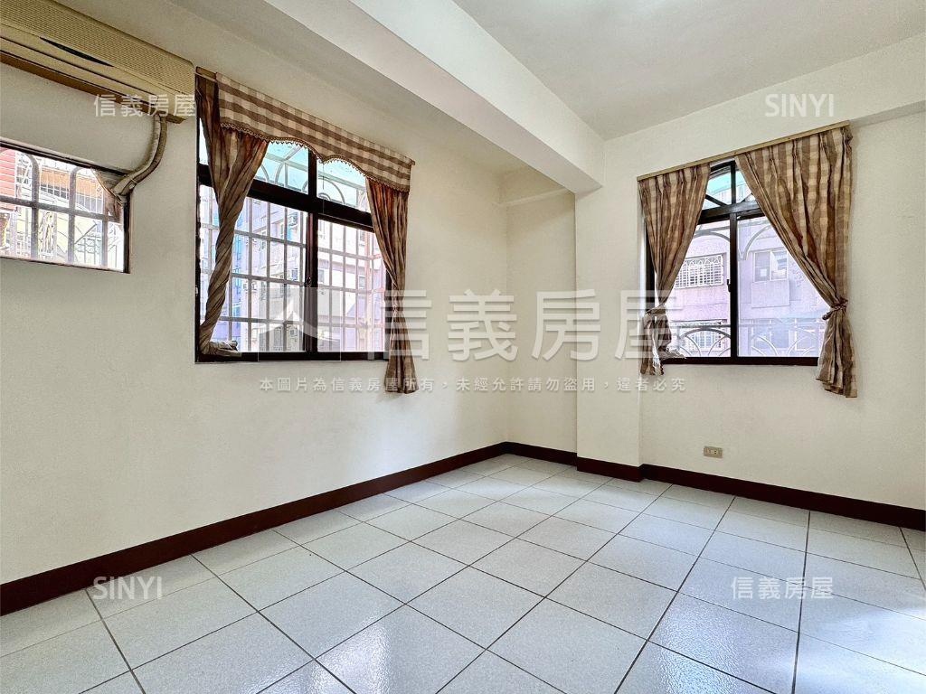 面校園首排捷運邊間美透天房屋室內格局與周邊環境