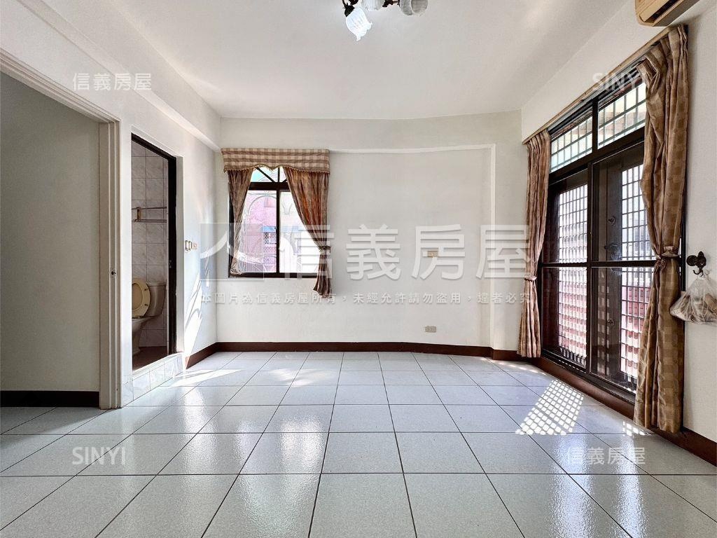 面校園首排捷運邊間美透天房屋室內格局與周邊環境