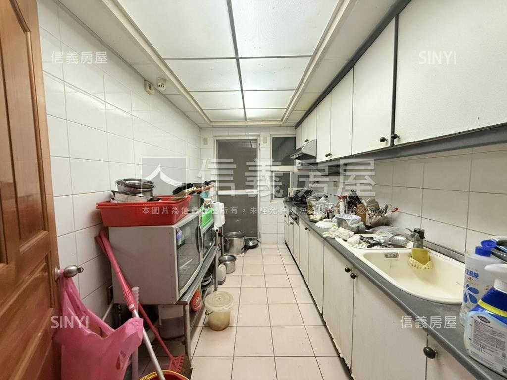 稀有馥記前巷透天宅房屋室內格局與周邊環境