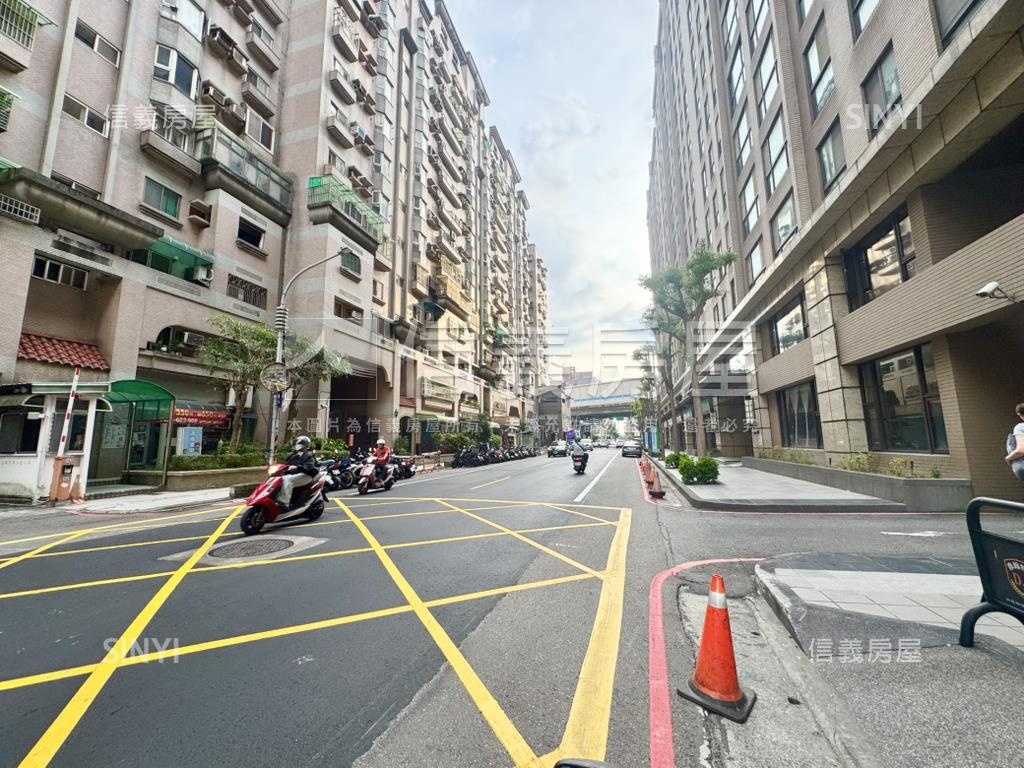 歡樂家庭－美裝潢３房車位房屋室內格局與周邊環境