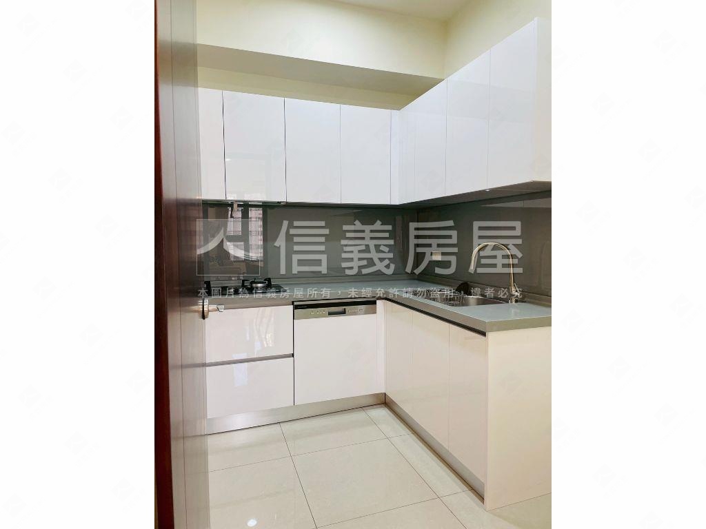 保泰一品高樓裝潢三房平車房屋室內格局與周邊環境