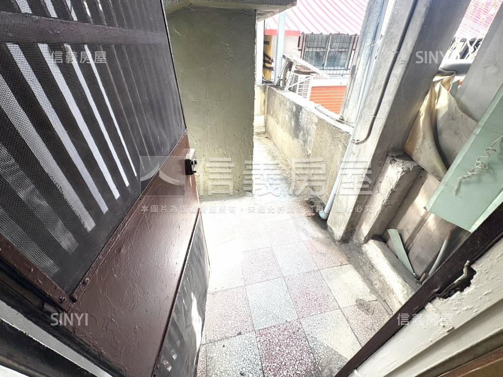 自強街低總價稀有邊間美寓房屋室內格局與周邊環境