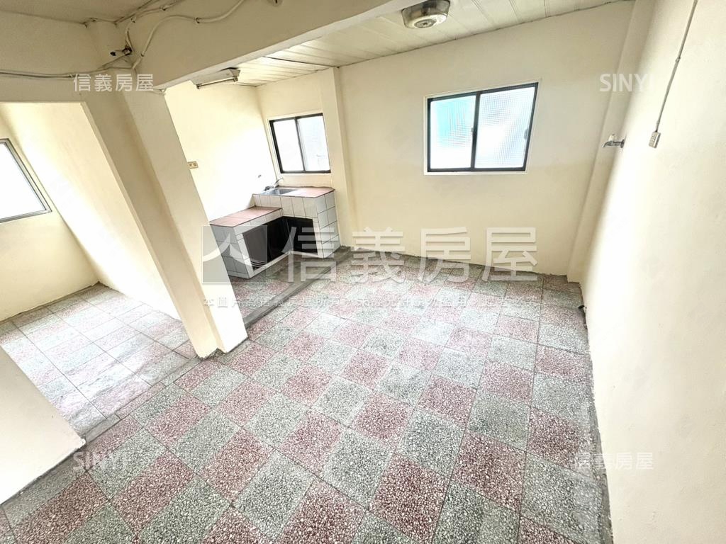 自強街低總價稀有邊間美寓房屋室內格局與周邊環境