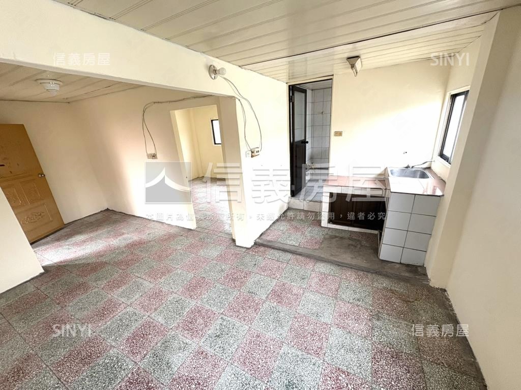 自強街低總價稀有邊間美寓房屋室內格局與周邊環境