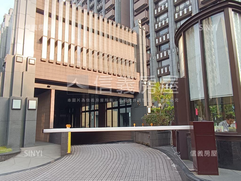 ＊忠泰風格車位（限同社區房屋室內格局與周邊環境