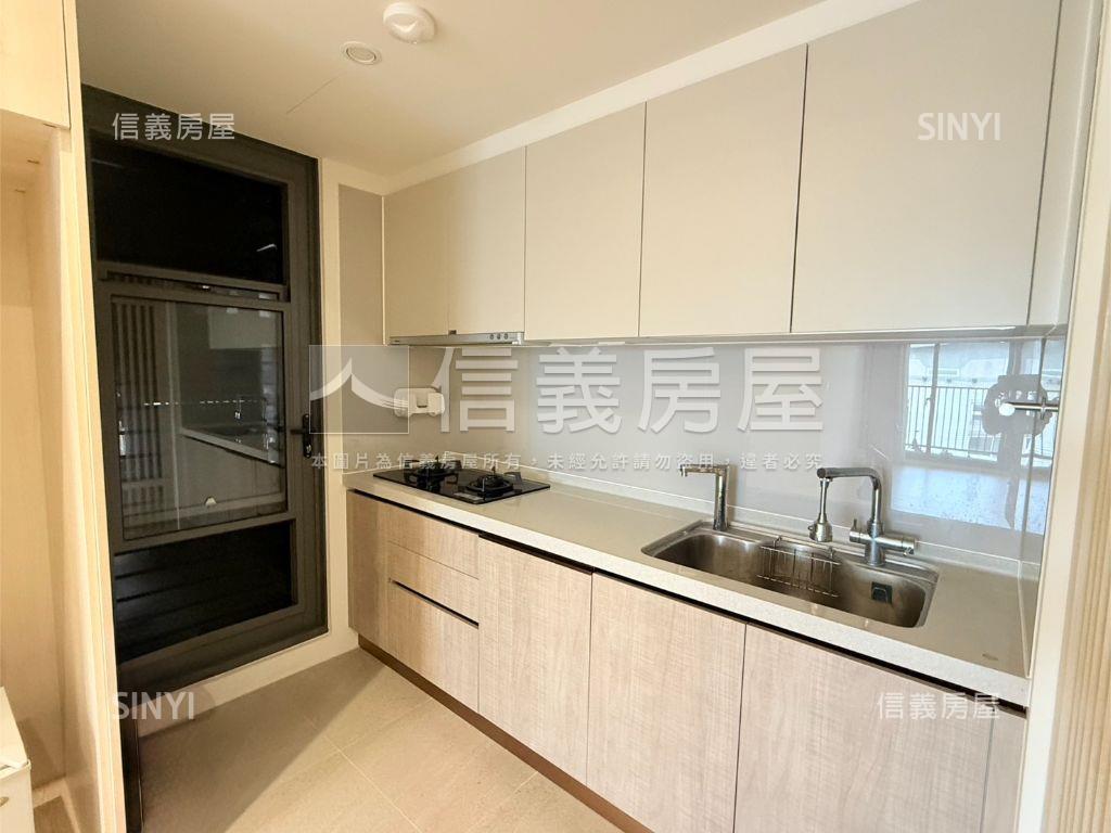 新業建設美裝潢三改二房屋室內格局與周邊環境