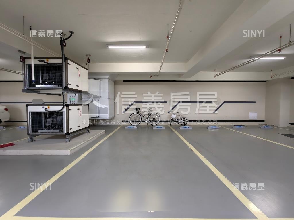 鳳翔新世代質感３房平車房屋室內格局與周邊環境