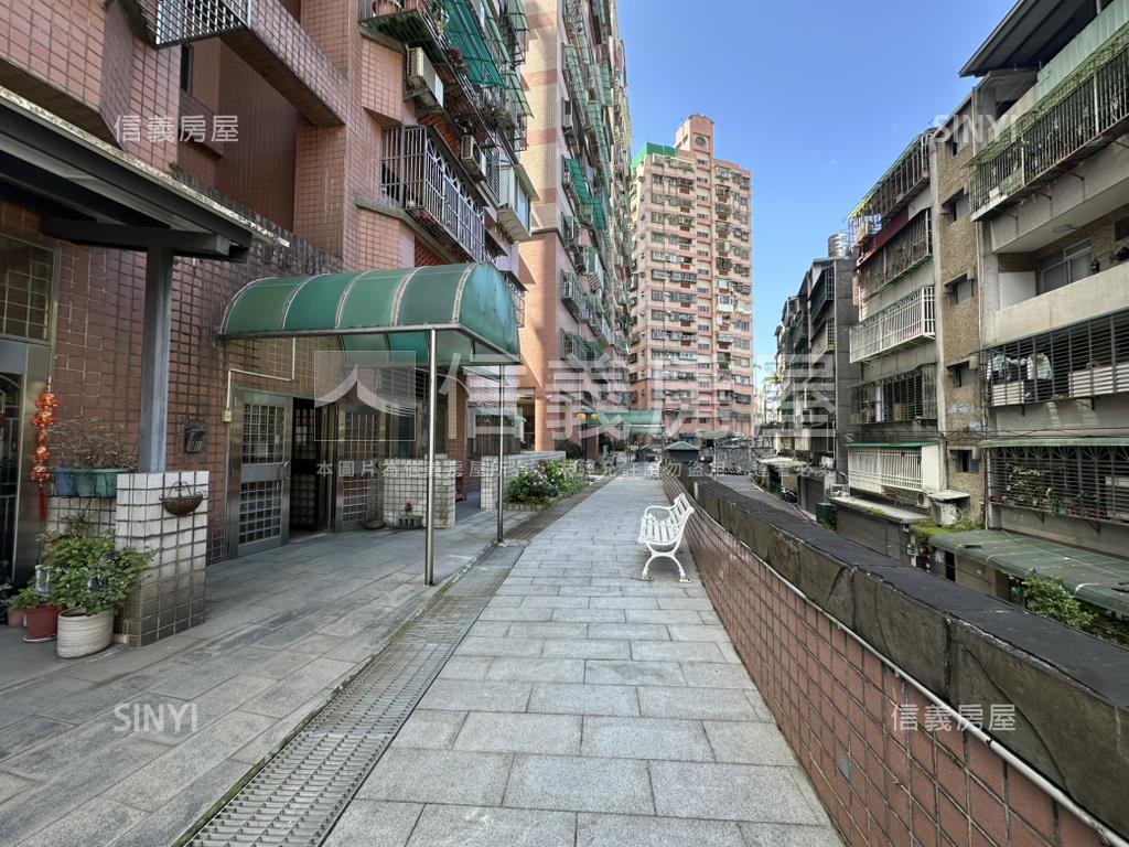 龍景天下百萬美妝三房房屋室內格局與周邊環境