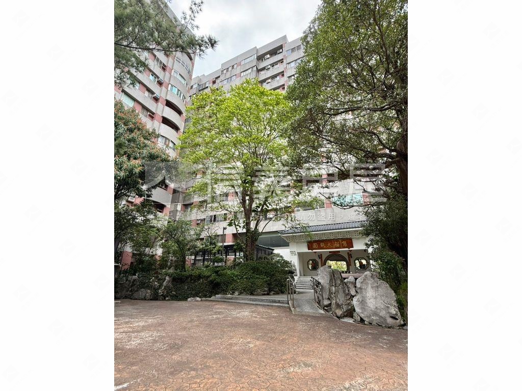 熊貓大觀園四房附平面車位房屋室內格局與周邊環境