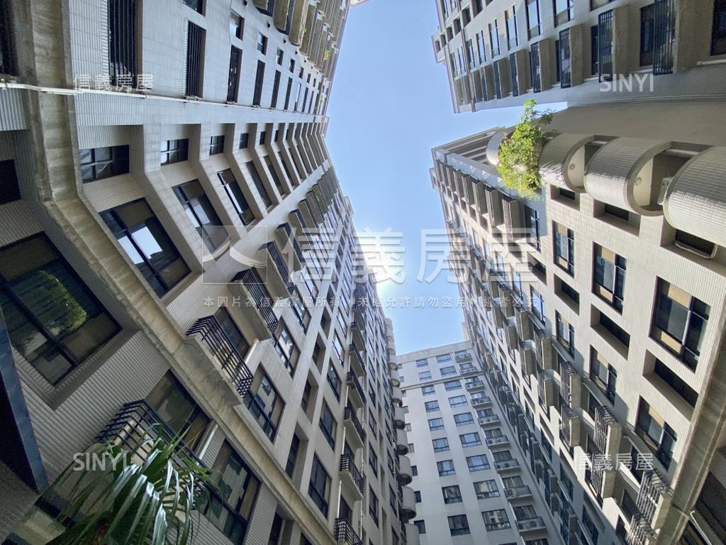 近好市多高樓視野四房平車房屋室內格局與周邊環境