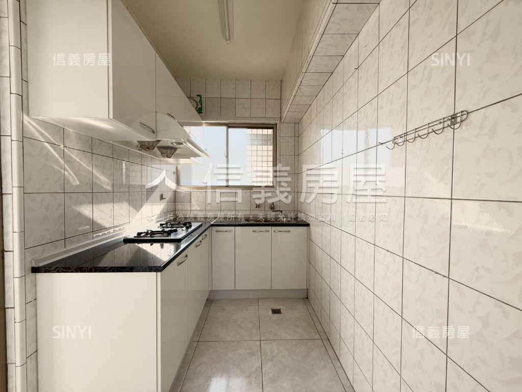 【推薦】巨蛋採光佳美三房房屋室內格局與周邊環境