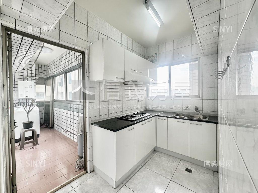 【推薦】巨蛋採光佳美三房房屋室內格局與周邊環境