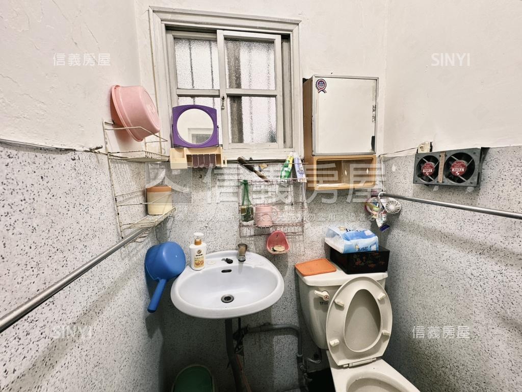 大坪林邊間都更潛力透天房屋室內格局與周邊環境