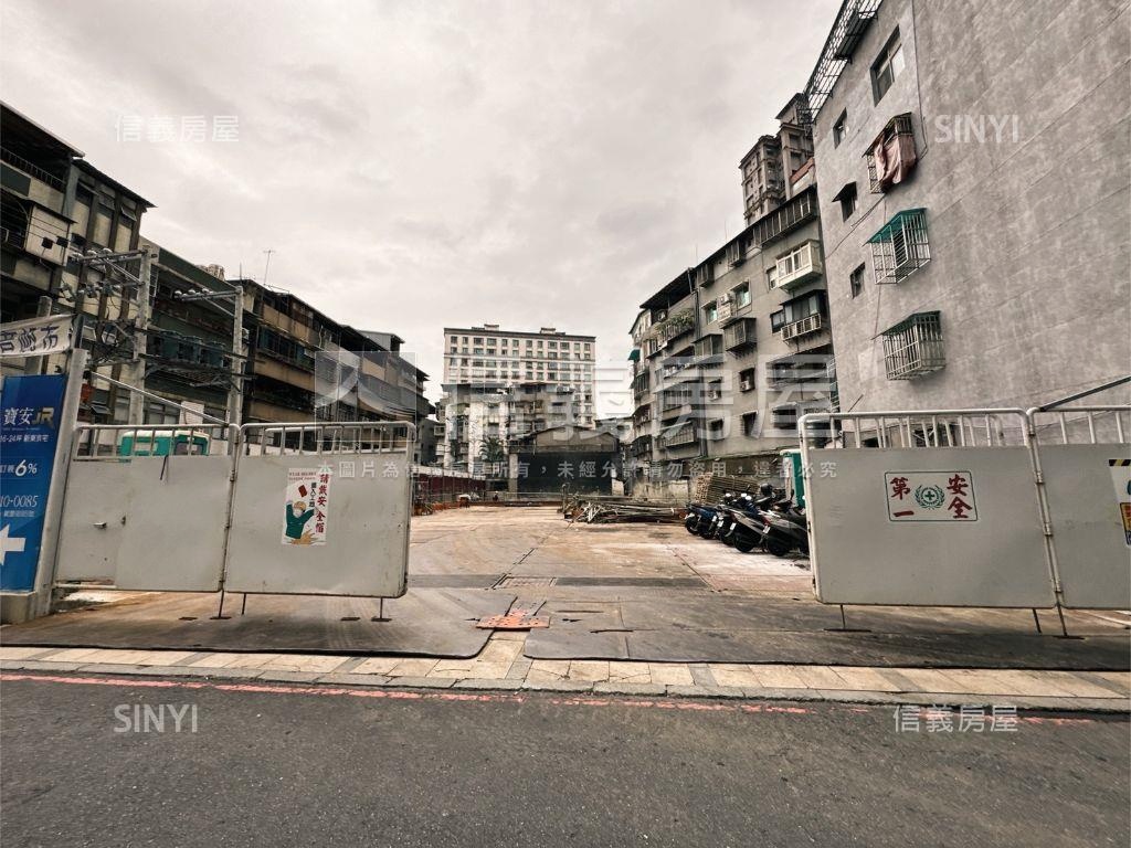 大坪林邊間都更潛力透天房屋室內格局與周邊環境