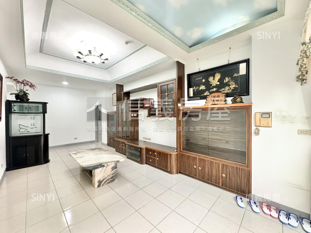 稀有英倫皇家挑高三房美屋房屋室內格局與周邊環境