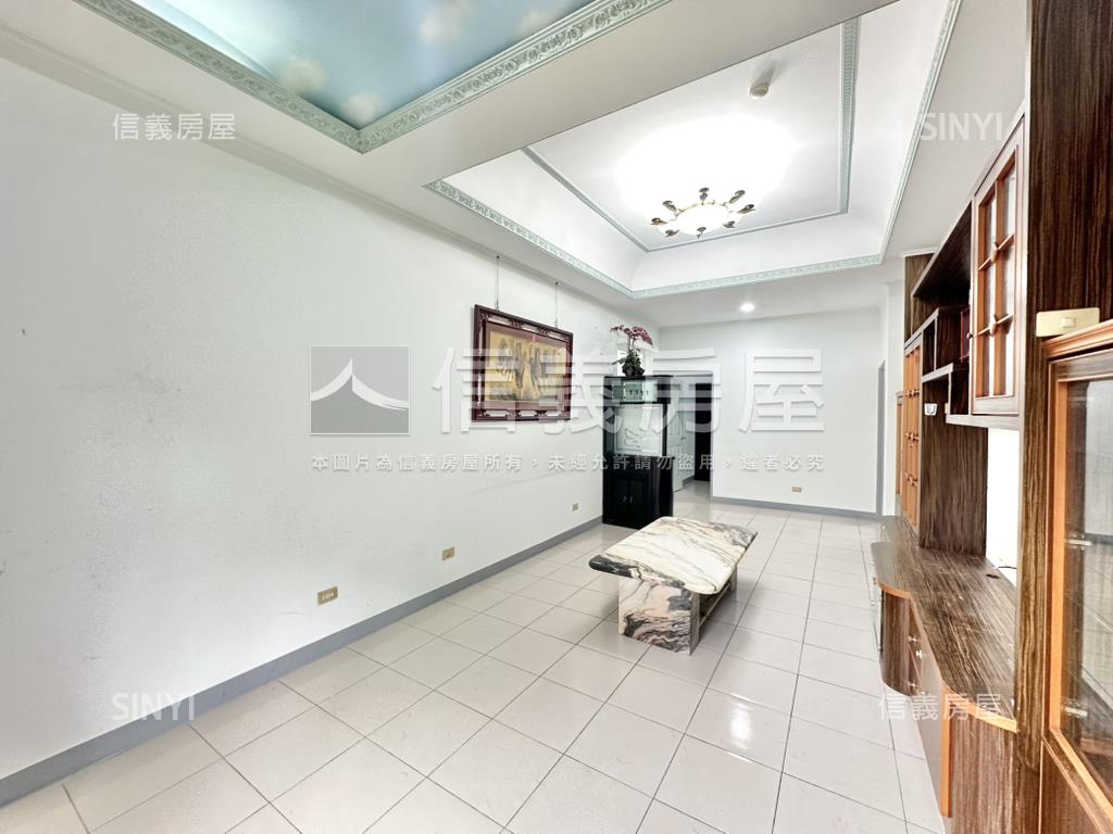 稀有英倫皇家挑高三房美屋房屋室內格局與周邊環境