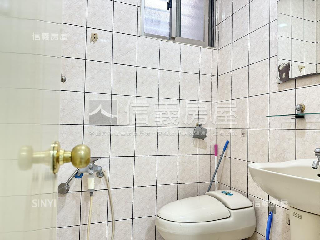 稀有英倫皇家挑高三房美屋房屋室內格局與周邊環境