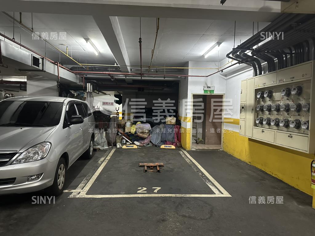 稀有英倫皇家挑高三房美屋房屋室內格局與周邊環境