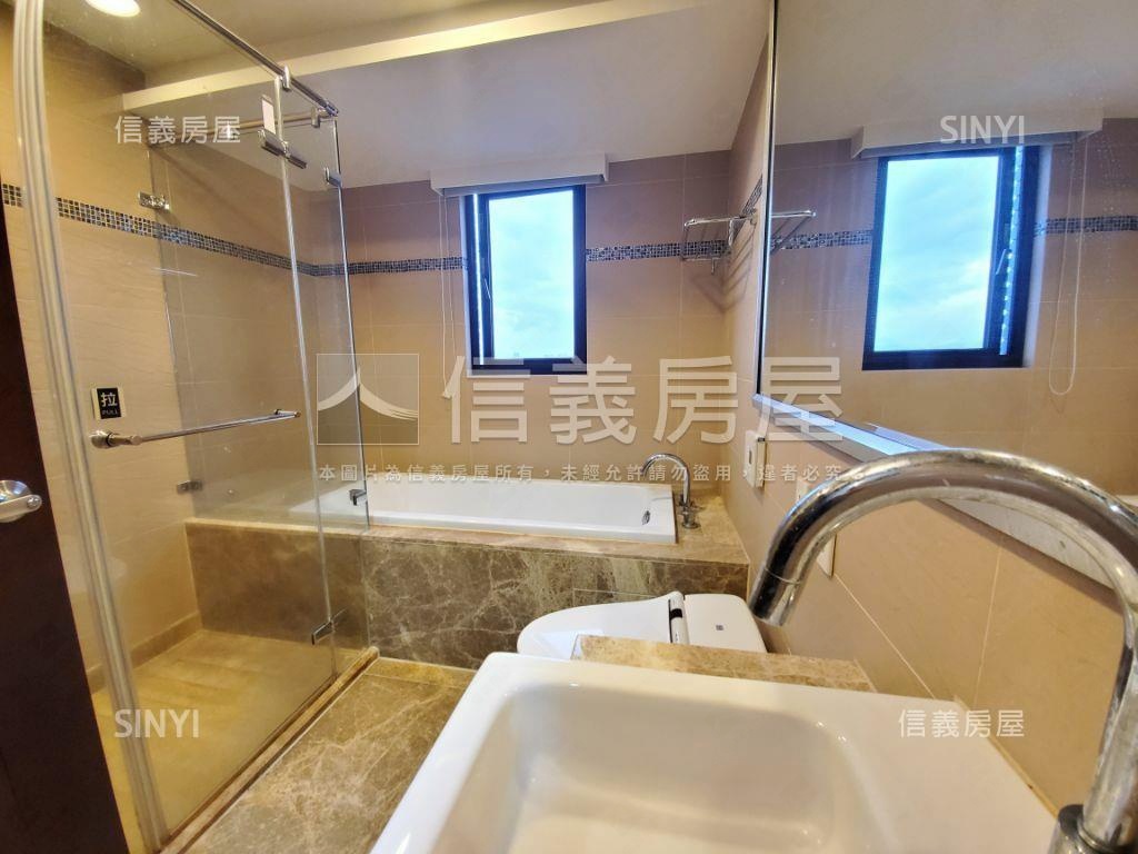 國泰莊園四房車位房屋室內格局與周邊環境