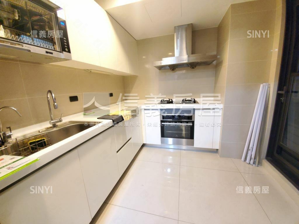 國泰莊園四房車位房屋室內格局與周邊環境