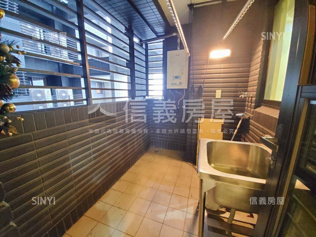 國泰莊園四房車位房屋室內格局與周邊環境