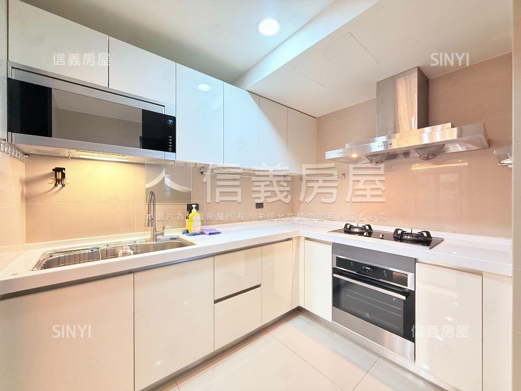 國泰莊園四房車位房屋室內格局與周邊環境