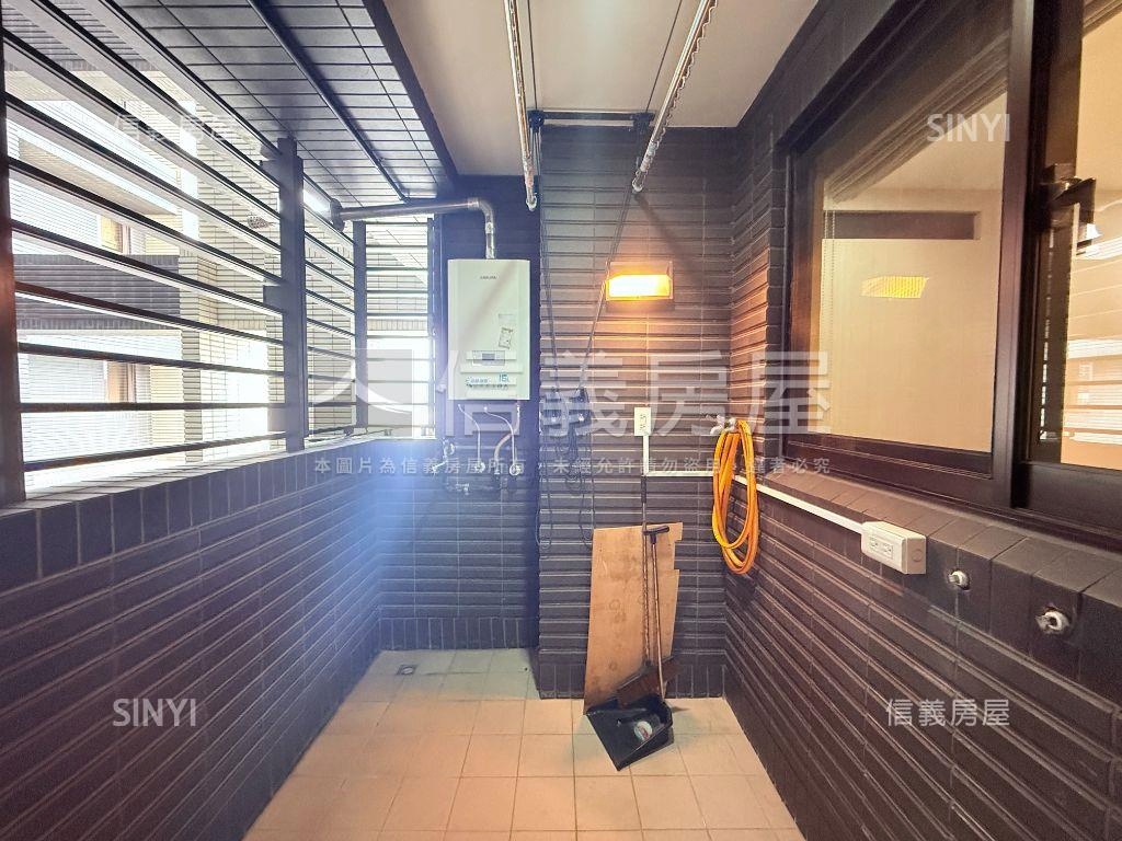 國泰莊園四房車位房屋室內格局與周邊環境