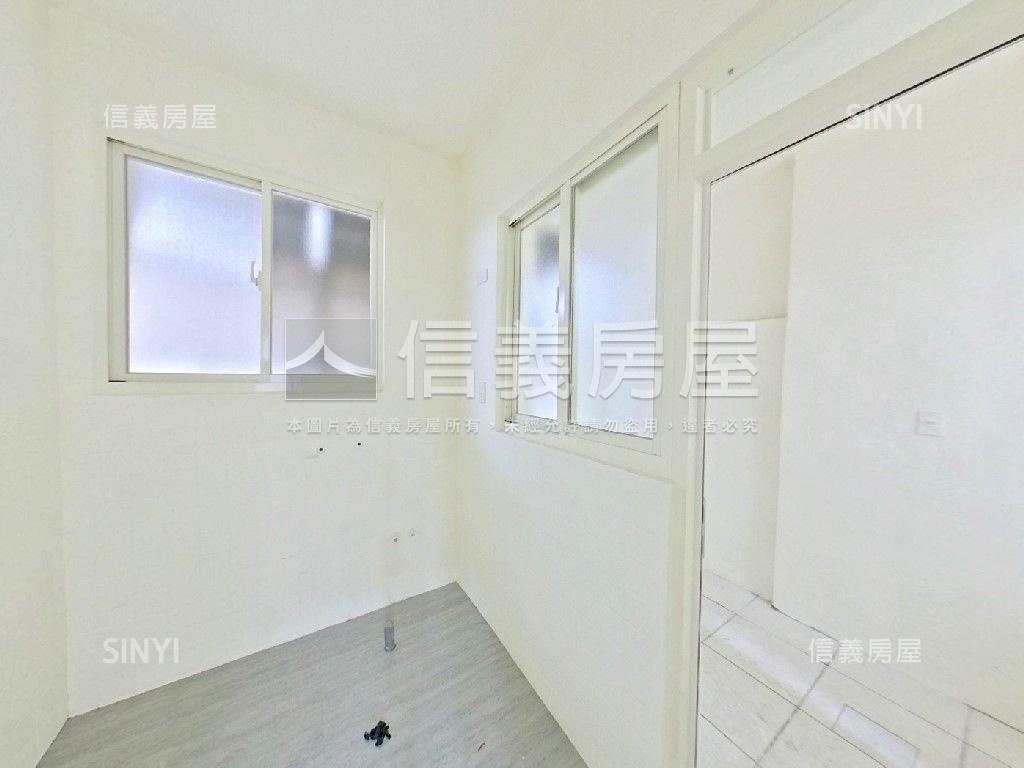 景安黃金文武店面房屋室內格局與周邊環境