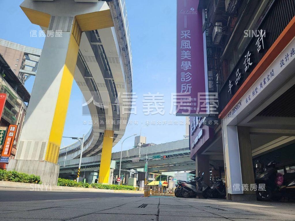 景安黃金文武店面房屋室內格局與周邊環境