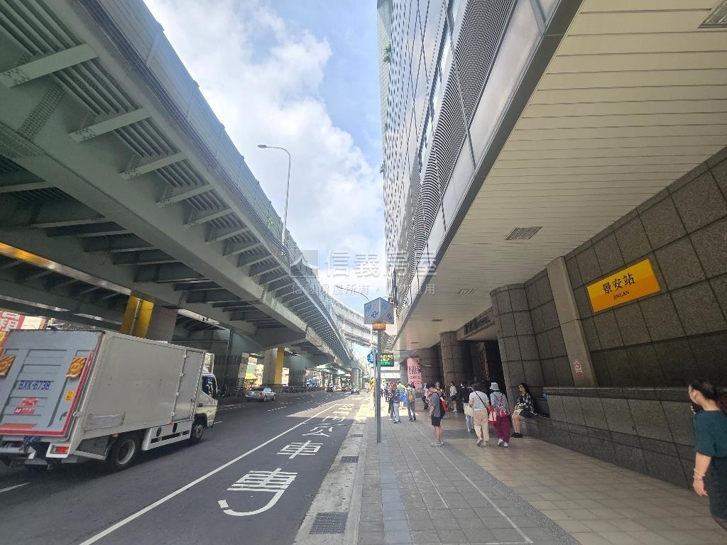 景安黃金文武店面房屋室內格局與周邊環境