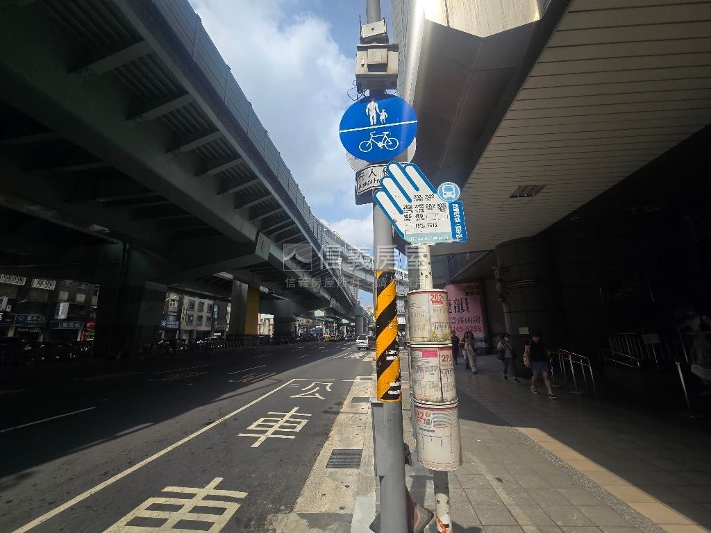 景安黃金文武店面房屋室內格局與周邊環境