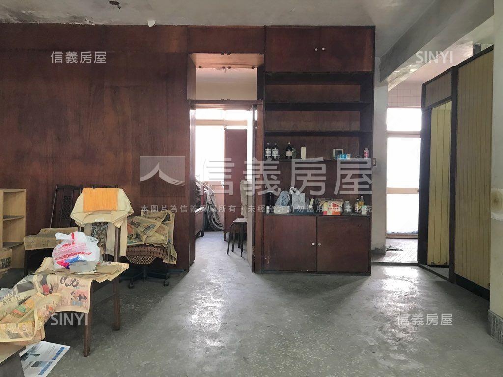 新莊路三面採光邊間房屋室內格局與周邊環境