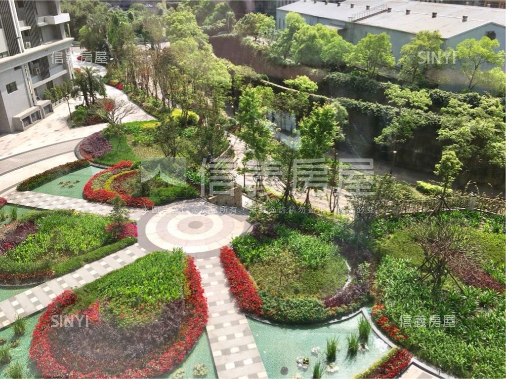 超級花園稀有Ｂ１車位房屋室內格局與周邊環境