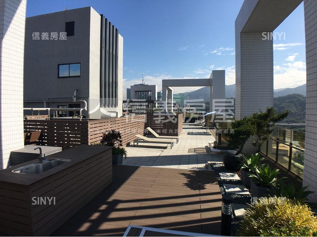 超級花園稀有Ｂ１車位房屋室內格局與周邊環境